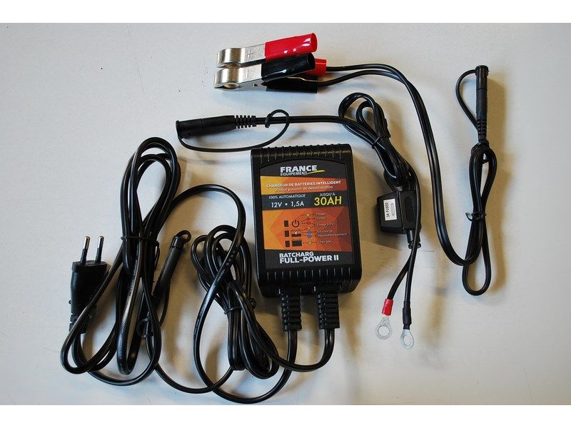 Chargeur de batteries Batcharg Full-Power II - jusqu'à 30AH