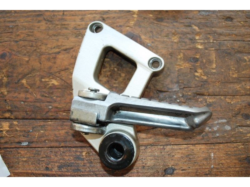 Platine arrière gauche Kawasaki ZZR600
