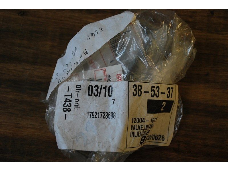 Lot de 2 soupapes d'admission Kawasaki Z650 (KZ650B) 1977-83 (12004-1011)