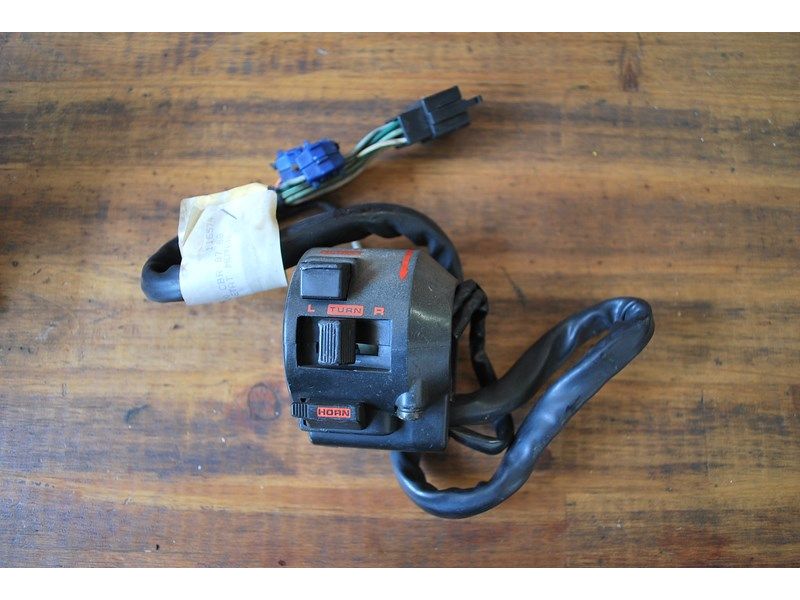 Commodo gauche Honda 1000 CBR (SC21) 1987-1988 (35200MM5600)