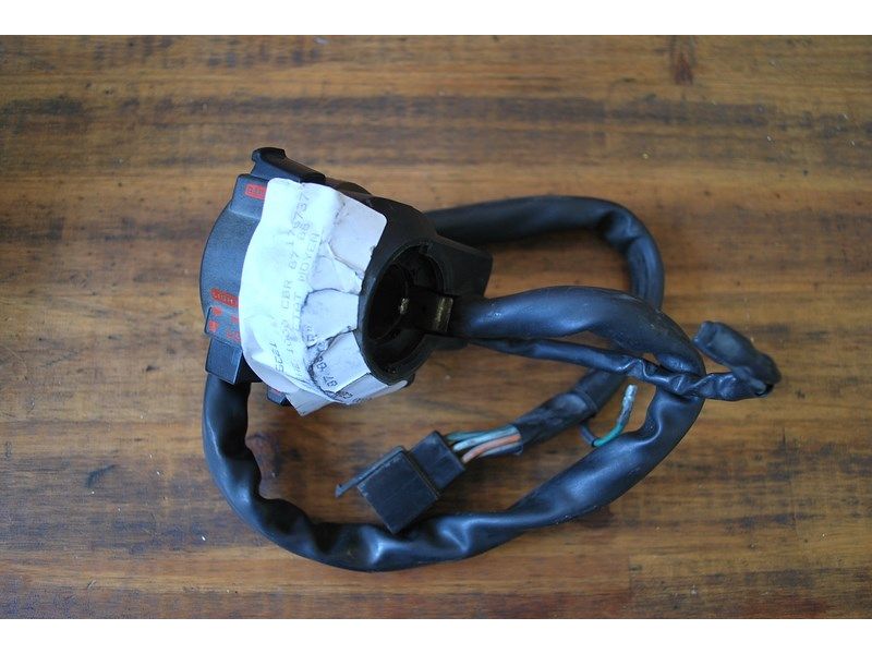 Commodo gauche Honda 1000 CBR (SC21) 1987-1988 (35200MM5600)