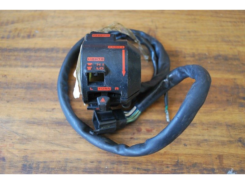 Commodo gauche Honda 1000 CBR (SC21) 1987-1988 (35200MM5600)