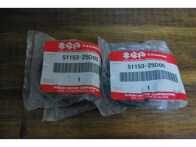 Jeu de 2 joints spy de fourche Suzuki GZ 125 Marauder 00-04, GZ 250 Marauder 99-02, 125 TUX 97-01, VS 750 Intruder 85-91 (51153-25D00)