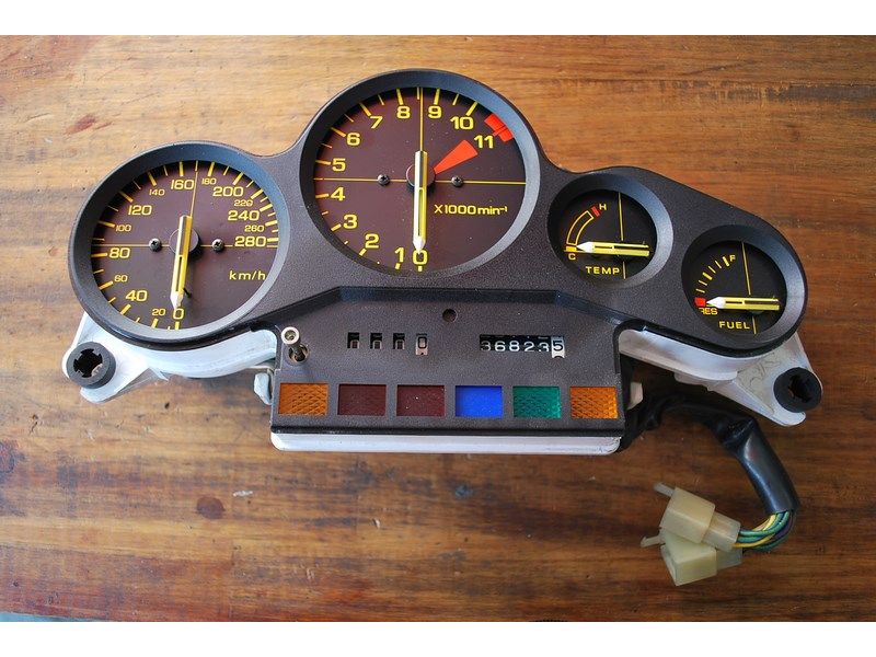 Tableau de bord Honda VF 1000 F2 (SC19) 1985-1988 – 36823 km