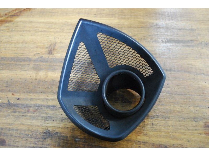 Grille de silencieux gauche Suzuki GSX 1300 B-King 2008-2010 (14890-23H00-000)