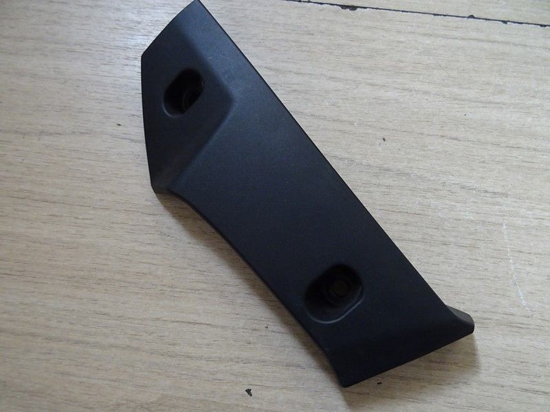 Ecope de radiateur droite  Suzuki 600 GSR 2006/2010 (17761-44G0)