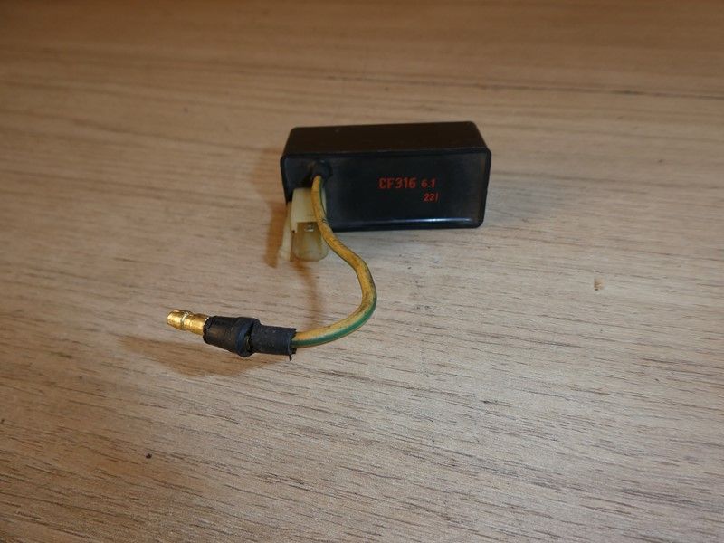 relais coupure essence Honda 750 VFR RC24 1986/1989