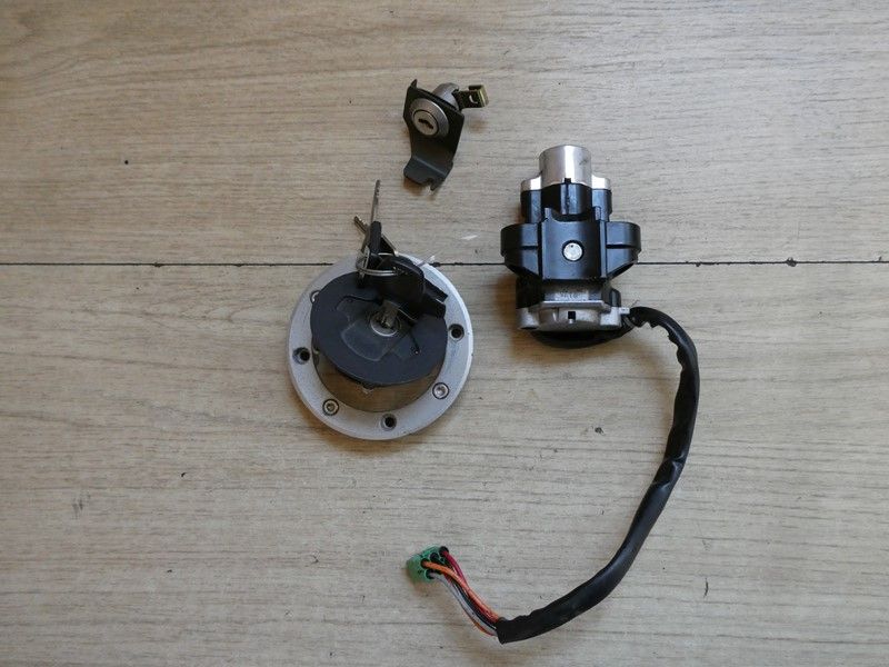 Jeu de serrures Suzuki SV 650 1999/2002 JS1AV