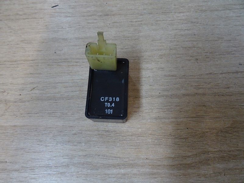 Relais de pompe à essence Honda 650 Deauville RC47 1998/2001