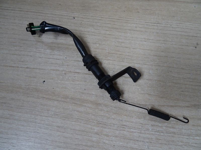 Contacteur de feu stop frein arrière Honda CB 500 type PC32 1996/2003 