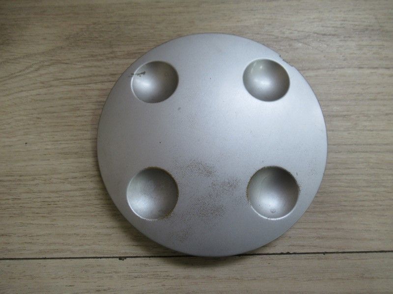 Couvercle moyeu roue avant Yamaha GTS1000 1993-1998 (4BH-2512A-00)