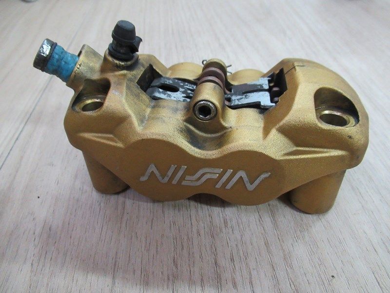 Etrier de frein avant gauche Triumph 1050 Speed Triple 2005-2007