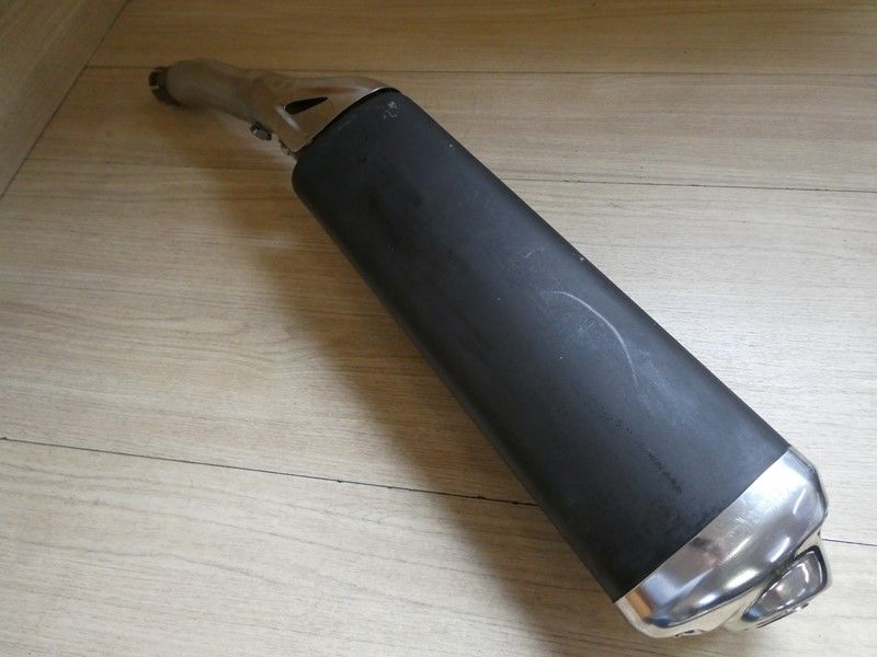 Silencieux d'échappement gauche Suzuki 1300 GSXR 2008/2013 CH135