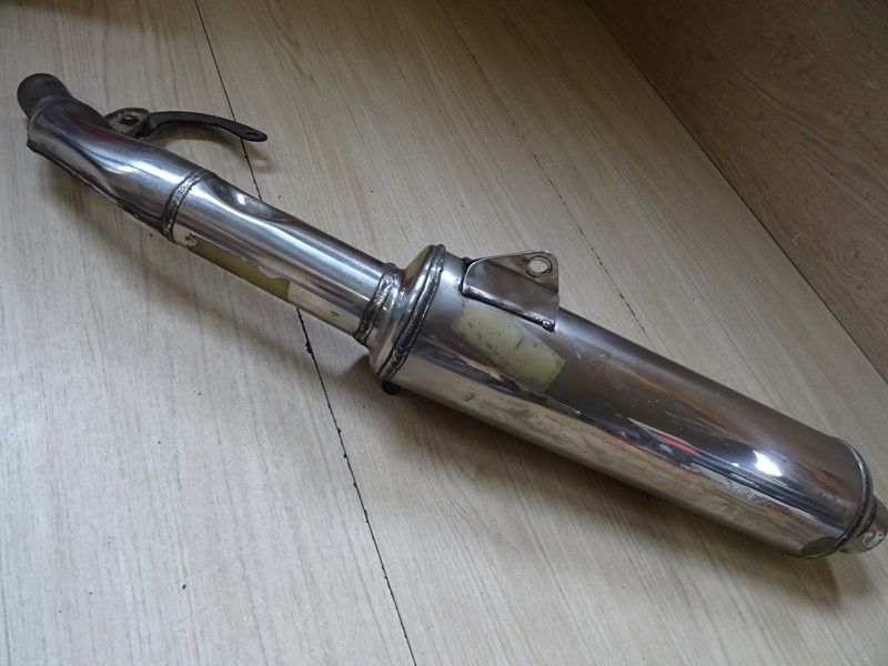 Silencieux gauche d'échappement d'origine Suzuki 1100 GSXR type GV73D 1989/1992
