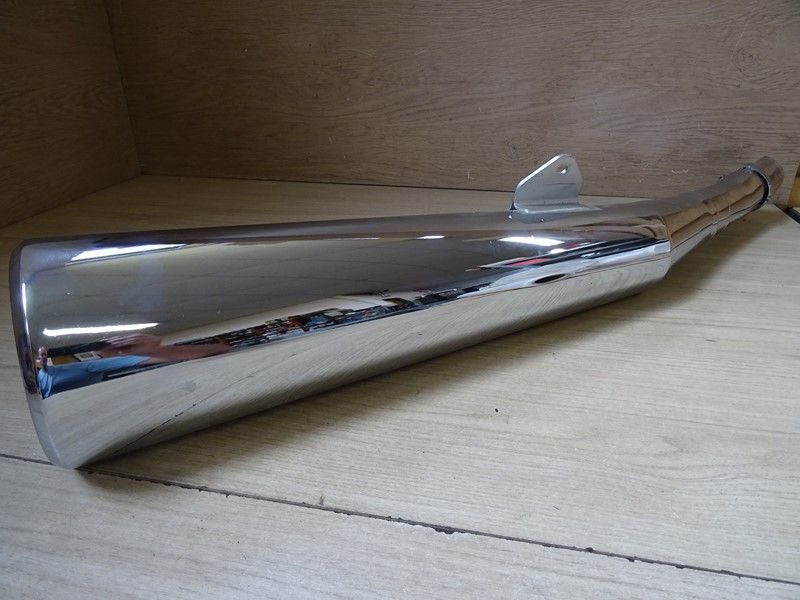 Silencieux d'échappement d'origine Suzuki 
GSX 1400 type BN111/BN121/BN211 2005/2007 (42F4)