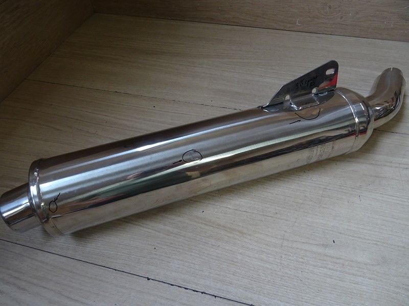 Silencieux d'échappement d'origine Triumph 955i Sprint RS 2000/2003