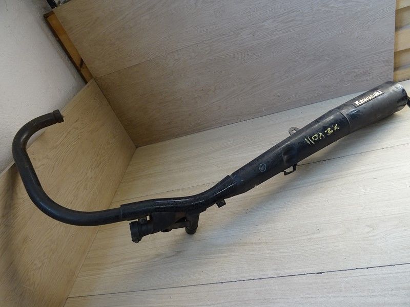 Collecteur d'échappement cylindre gauche et silencieux gauche d'origine Kawasaki 
1100 GPZX type ZXT10A 1983/1985 (KHI K 066)