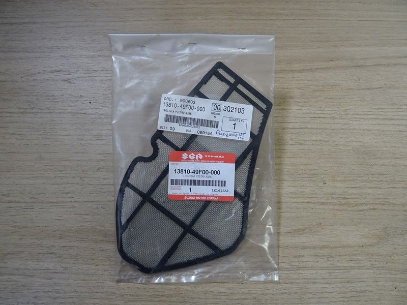 Filtre à air Suzuki 125/150 Burgman 2002-2006 (13810-49F00-000)