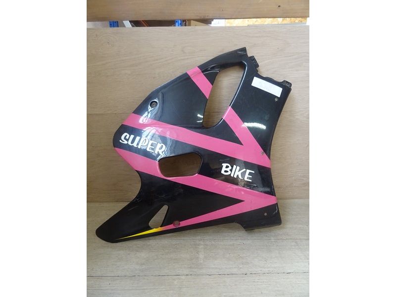 Flanc droit Suzuki 750 GSXR type GR7BD 1992/1995 (94471-17E0)