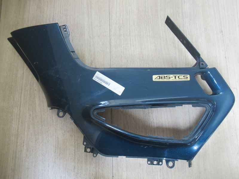 Flanc gauche Honda ST 1100 Pan European 1995-1996 (64231MT30100)