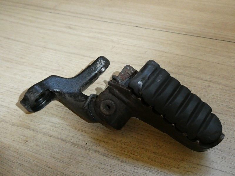 Repose pied avant gauche Honda 125 XLR JD16A 1993/1999