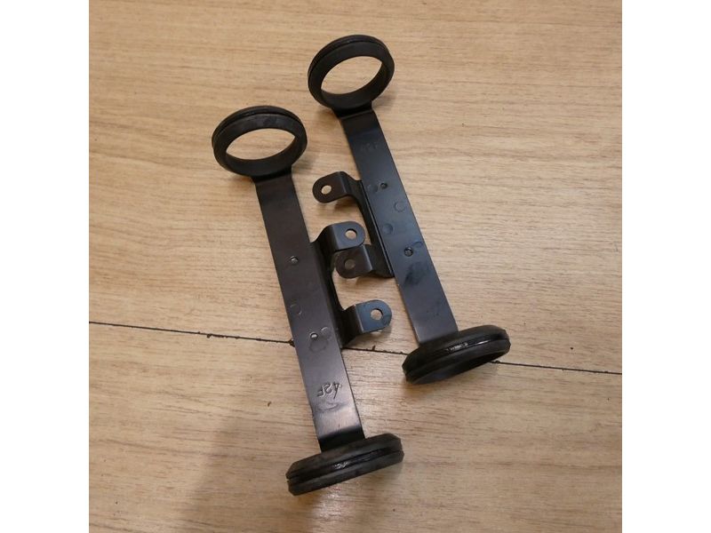 Supports de phare gauche et droit Suzuki 1400 GSX 2002 à 2004