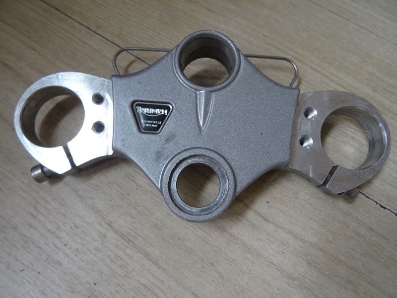 Té de fourche supérieur Triumph 1050 Sprint ST type 215 2005/2011