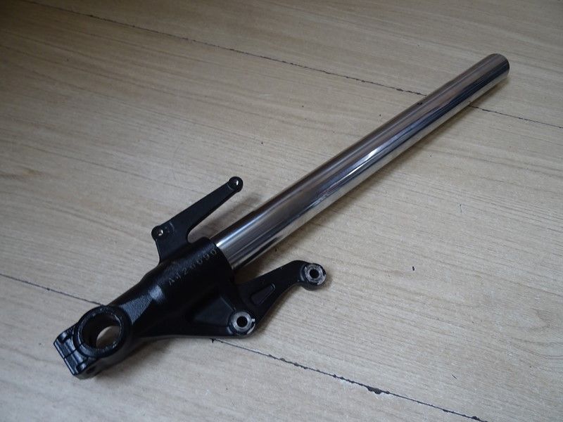 Tube de fourche Triumph 
675 Street Triple 2007/2012