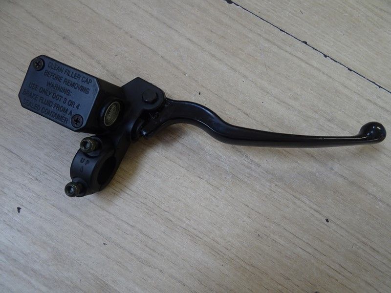 Maitre cylindre de frein droit Piaggio X8 Xevo 125,150,200,250 2005/2016 (076305)