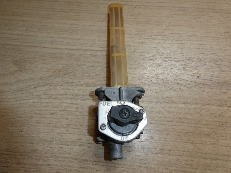Robinet d'essence Yamaha 1300 XJR 2004/2006 RP101/RP104