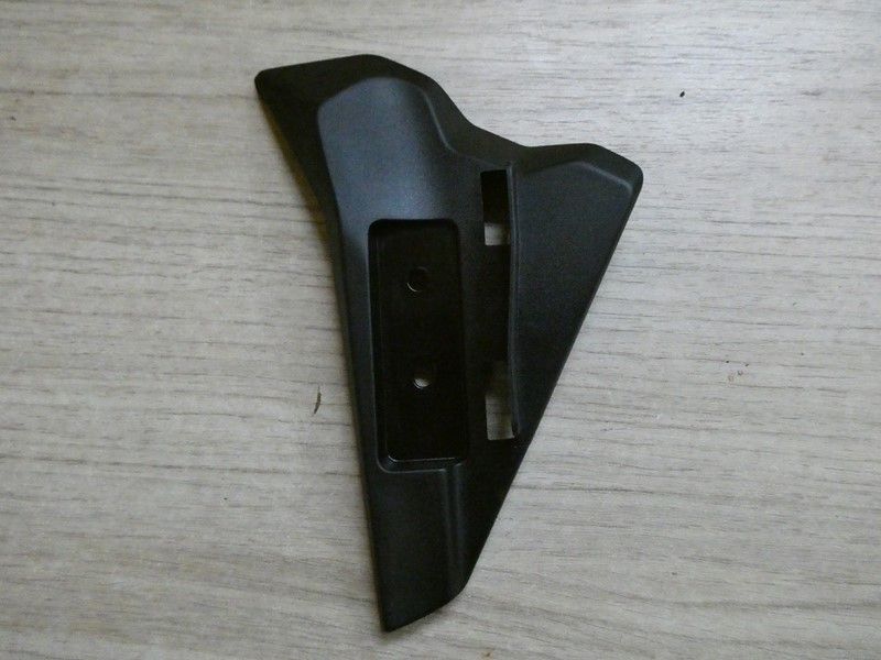 Support droit d'écope de radiateur Triumph 765 street triple 2023/2024