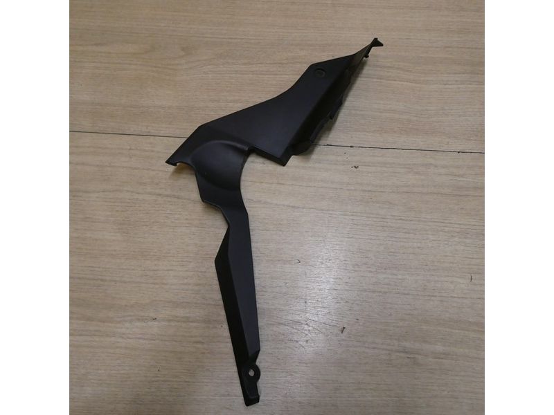 Garniture intérieur d'écope droite Suzuki GSX-S 1000 GT 2023 à 2025