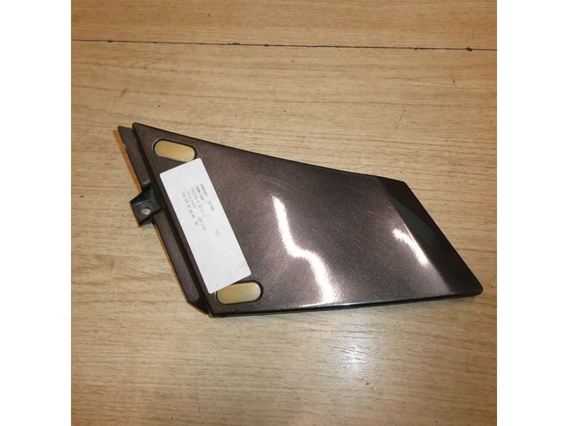 Raccord gauche de carénage Kawasaki GPX 750R ZX750F 1987 à 1990