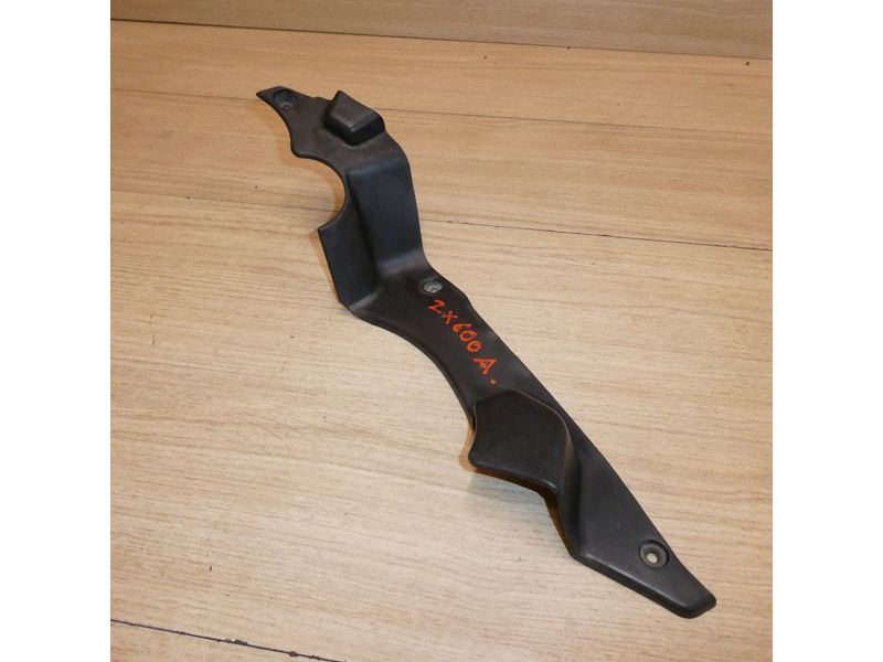 Garniture de carénage droit Kawasaki GPZ 600R ZX600A 1985 à 1986