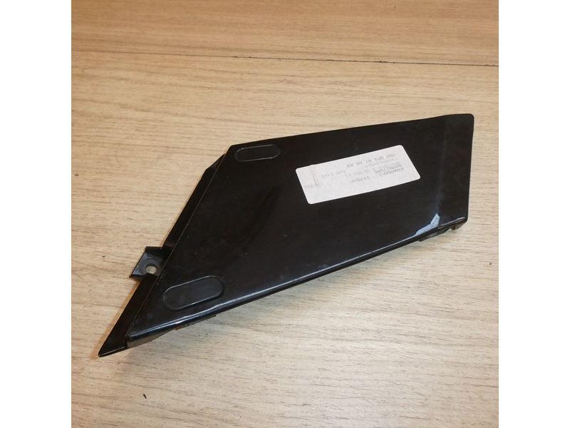Raccord de carénage droit Kawasaki GPX 750R ZX750F 1987 à 1990