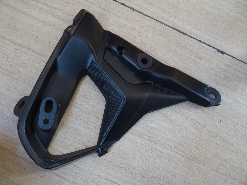 Garniture d'écope de radiateur droite Triumph 765 Street Triple R,S,RS 2020/2023