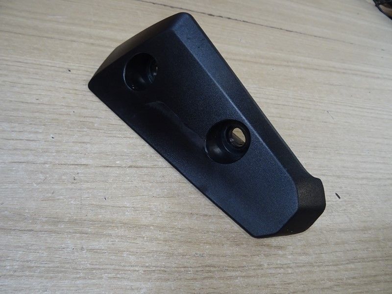 Garniture droite de garde boue avant Triumph 
1050 Speed Triple 2015/2017