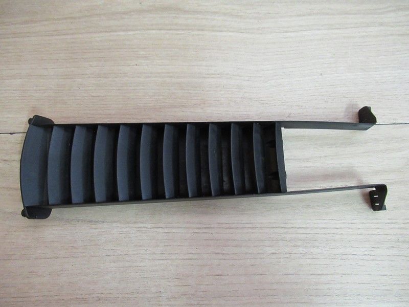 Bavette centrale radiateur BMW K 1200 S 2003-2008 (17117684520)