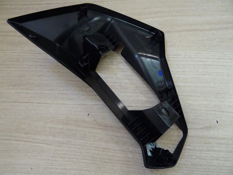 Garniture gauche d'écope de radiateur Triumph 660 Tiger Sport 2022/- (T2310644)