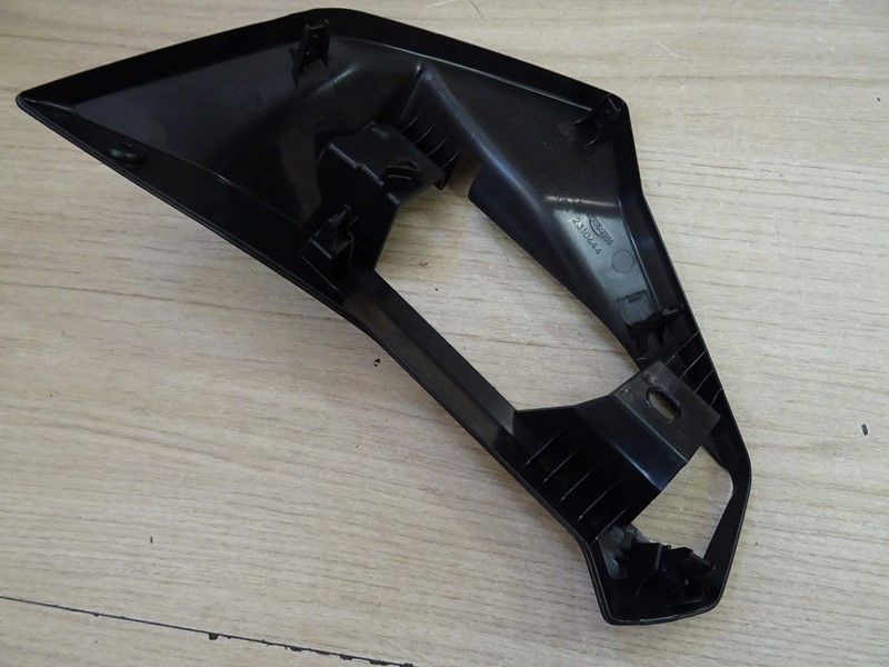 Garniture gauche d'écope de radiateur Triumph 660 Tiger Sport 2022/- (T2310644)