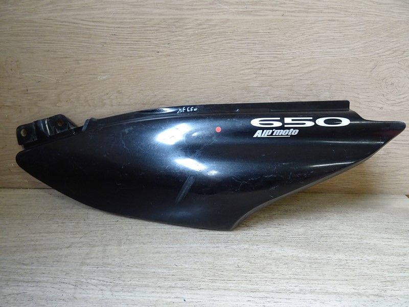 Cache latéral gauche SUZUKI XF 650 FREEWIND