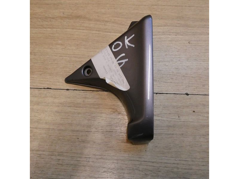 Joue gauche de garde boue avant Kawasaki ZXR400 ZX400L 1991 à 1993