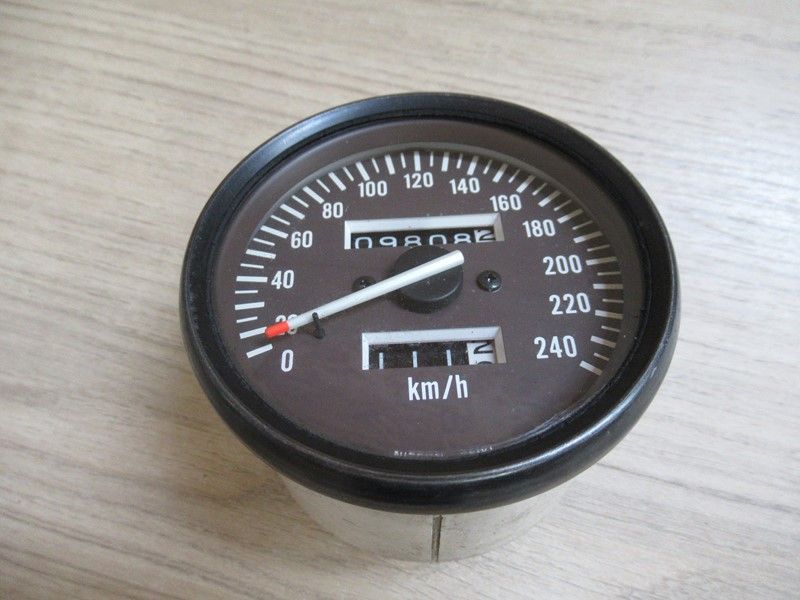 Compteur Suzuki 750 