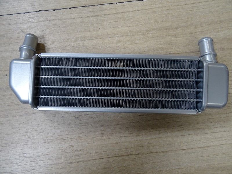 Radiateur gauche d'eau de refroidissement Peugeot 50 Ludix Blaster 2007/2014 (765077)