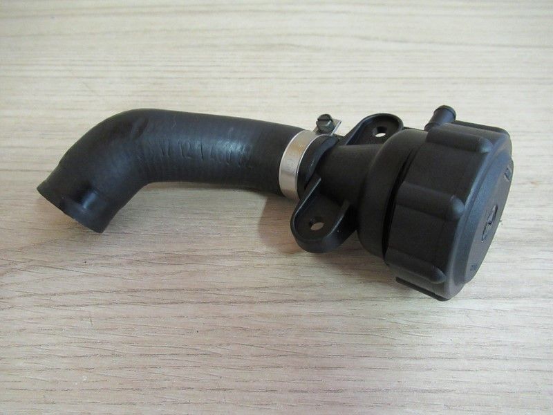 Goulotte de remplissage d'eau BMW K 75 K569, K 100 K589 1982-1996