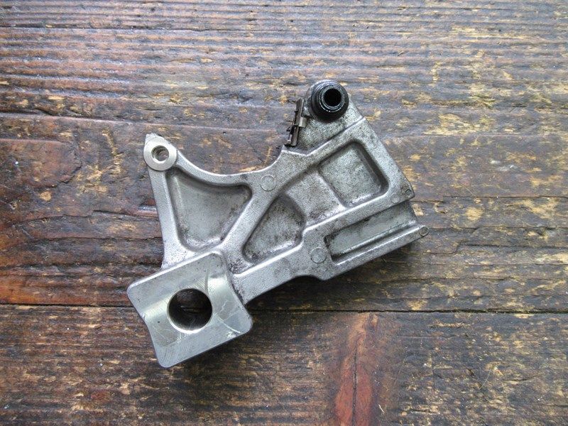 Support d'étrier arrière Suzuki SV 650 2003/2010 (JS17L/BY111)