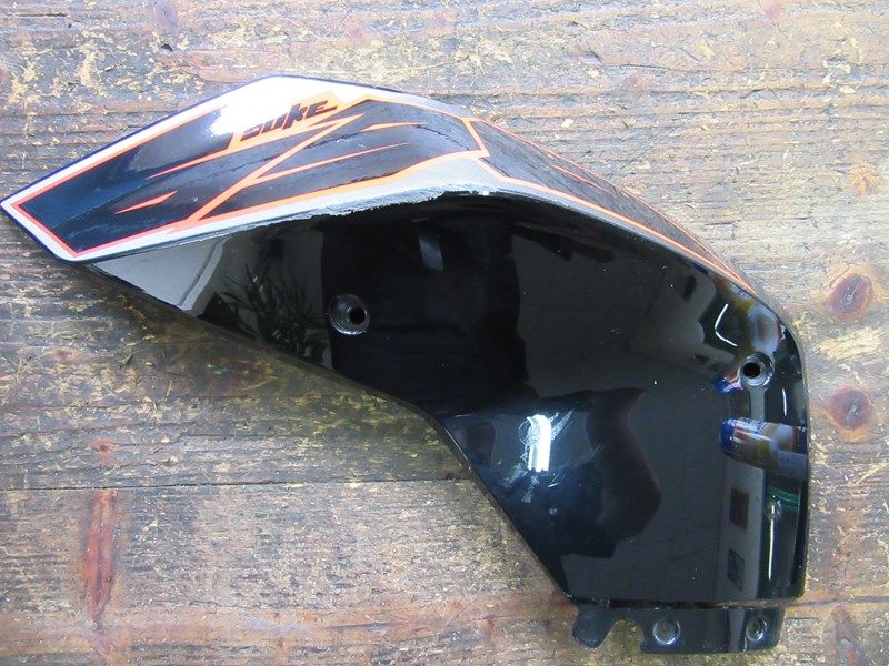 Couvre réservoir gauche KTM 690 Duke 2012/2015