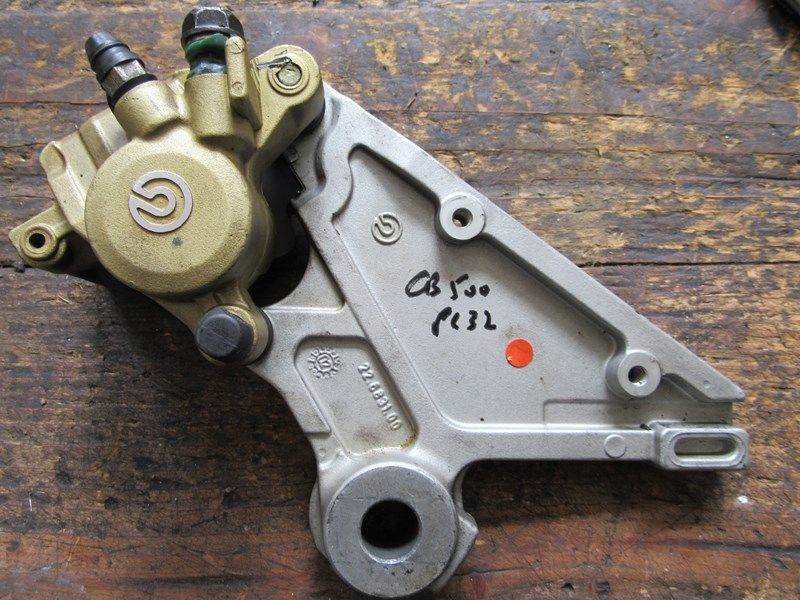Etrier arrière complet Honda CB 500 1995/2003 (PC32)