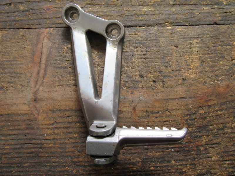 Platine arrière gauche Kawasaki ZX12 R 2000/2001 (35063-1064)