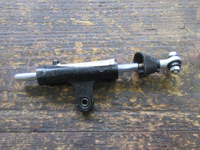 Amortisseur de direction Suzuki 1100 GSXR 1993/1996 GU75D